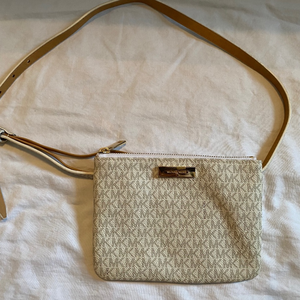 MICHAEL Michael Kors Signature Fanny Pack